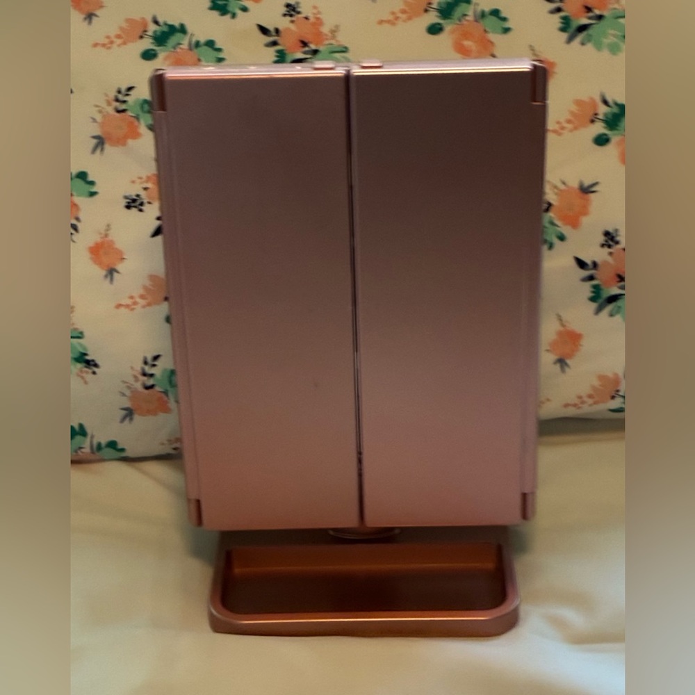 Tri-Fold Vanity Mirror  NWT